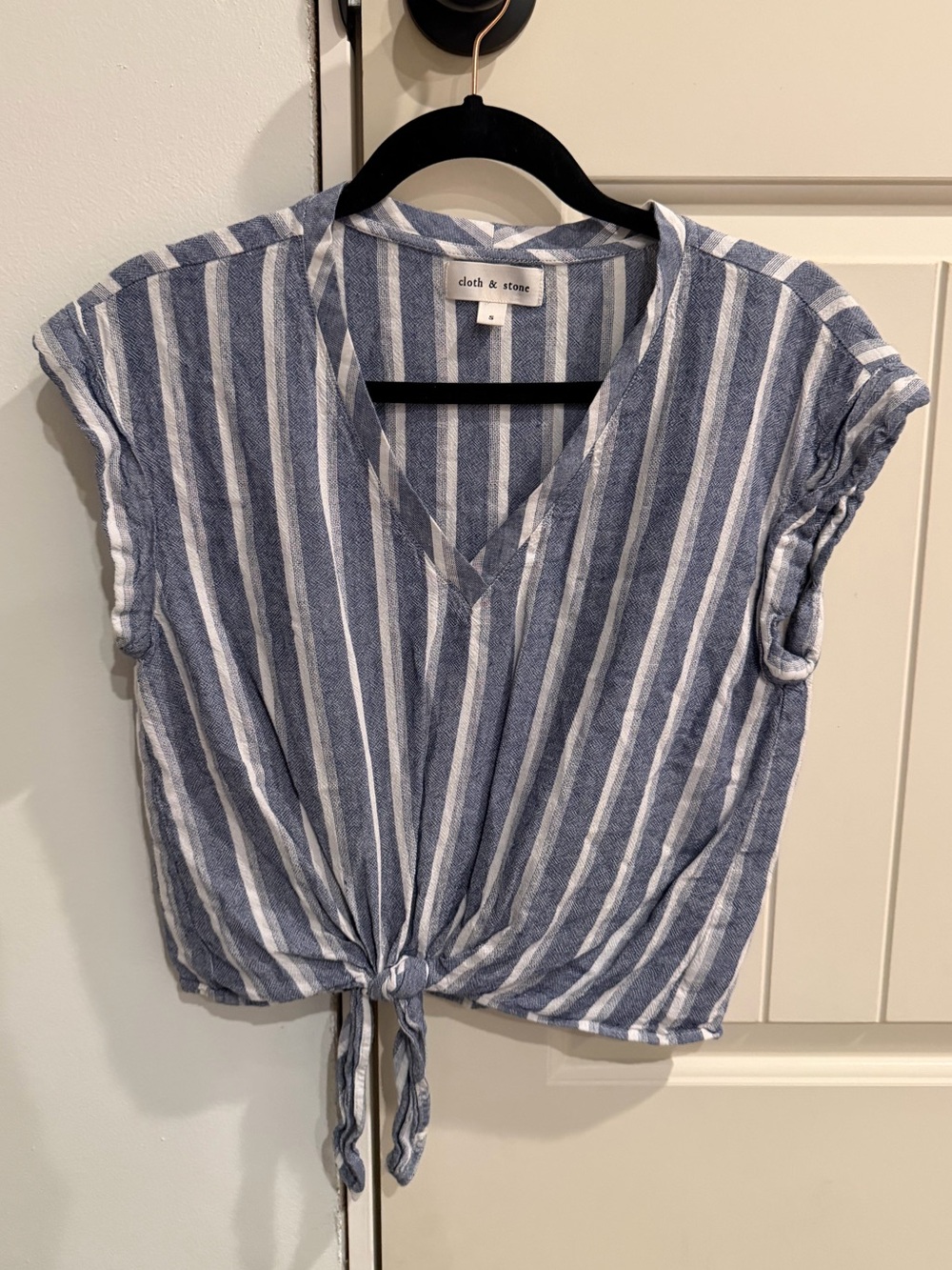 Cloth & stone Navy and White Striped Tie-Front V-Neck Crop Top